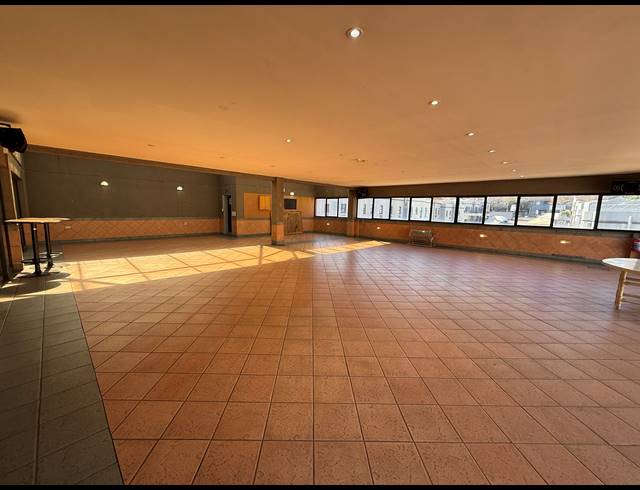 4,810M² OFFICE TO LET IN FERNDALE